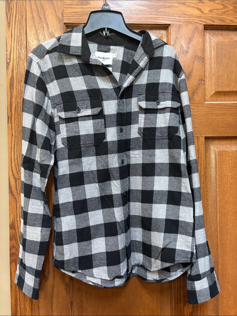 Goodfellow & Co Black and Gray Plaid Button-Down Shirt Size Small